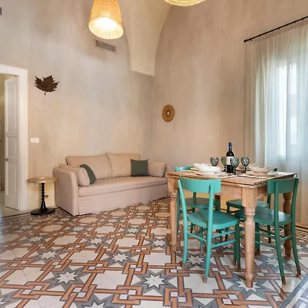 公寓 Dimoreleuka 莱乌卡